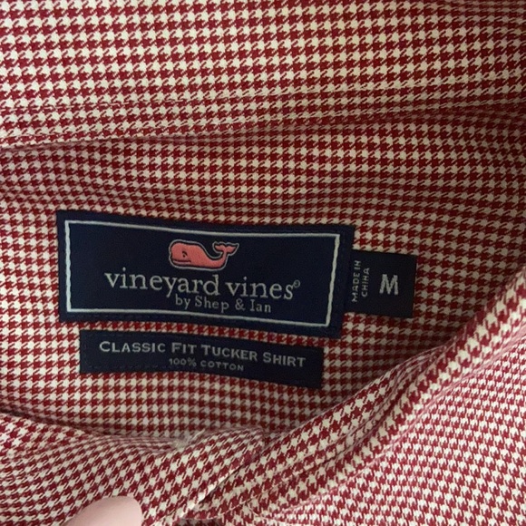 Vineyard Vines Men’s Button Down - Picture 2 of 3